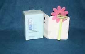 Avon Skin so Soft Razor and Flower Holder Shave Set