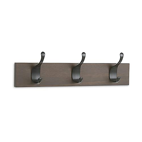 Amazon Basics - Perchero de madera de pared, 3 ganchos modernos 34 cm, Nogal, 2 unidades