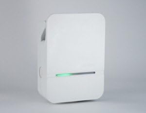 Detailní záběr zepředu view of the Hager WITTY charging station, highlighting the green status indicator.