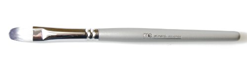 Mineral Essence Concealer Brush 1 piece