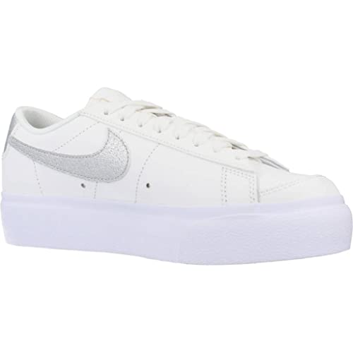 Image of NIKE Women's Flex Supreme TR 5 Cross Training Shoe