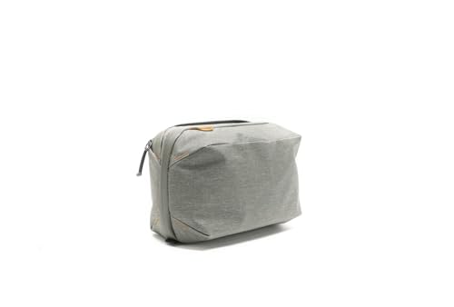 Peak Design Wash Pouch, Sage, Weatherproof Travel Toiletry Bag, Upright or Hanging Dopp Kit with Pockets, Magnetic Toothbrush Pocket, Wide UltraZip Opening, Toiletry Bag for Men and Women