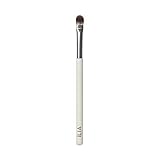 ILIA - Shadow Brush | Flat, Tapered Head Made with FSC Certified Wood, Aluminum, + Soft, Vegan Bristles | Pack, Press, + Sweep Eyeshadow | Expertly Crafted | Non-Toxic, Vegan, Cruelty-Free, Recyclable