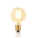 La luz es inofensiva para los ojos y también para la piel. La bombilla tiene una iluminación blanca cálida y también es regulable. Se puede utilizar en cualquier lámpara con el casquillo E27. Incluso un casquillo/lámpara o lámparas aburridas, puedes hacerlo con estas bombillas algo especial. Podemos utilizar bombillas como velas, lámparas, listones, decoración y deslumbrantes bombillas de Navidad.
