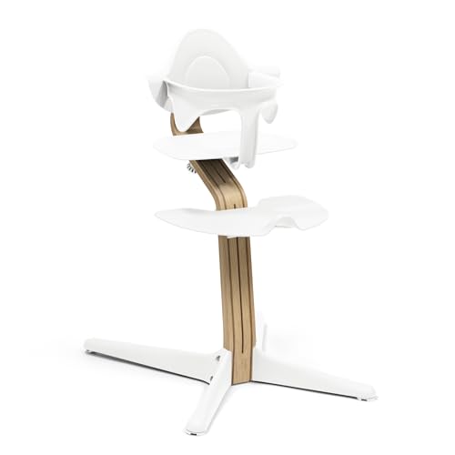 Chaise Stokke Nomi chêne pour partager les repas en famille avec bébé en toute sécurité