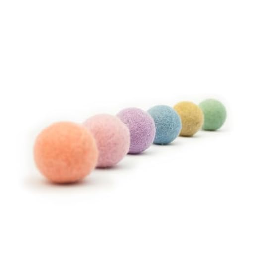 Kattenballetjes Veroveren Harten! 15x Speelse Magie 6 LucyBalu® Vilten Ballen voor Katten I Kattenspeelgoed I Kattenballen van 100% Wol | Natuurlijk Kattenspeelgoed | Speelballen voor Katten Eerlijk uit Nepal | 6 Stuks | Kleurrijk