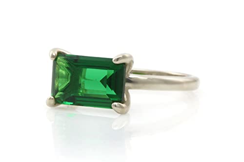 Bague émeraude verte en argent : fini les bijoux ternes qui verdissent