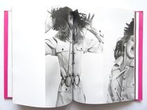 Amazon.co.jp: 洋書イヴ・サンローラン 40周年記念 写真集 本 作品