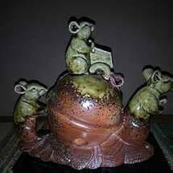 楠部弥弌 陶器製ネズミの置物 白と金 楠部弥弌 陶器製ネズミの置物 白と金