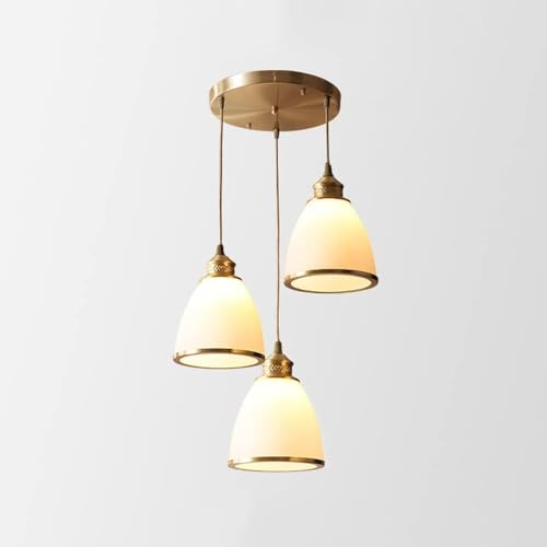 Chandelier en verre et laiton E27 pour illuminer vos repas chaleureux en famille