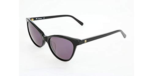 La collezione Eyewear Missoni trasforma l’iconico design del brand in una gamma di occhiali da sole ricca di glamour. Silhouette espressive si uniscono a colori audaci e terminali a zig zag per un inconfondibile fascino in stile Missoni.