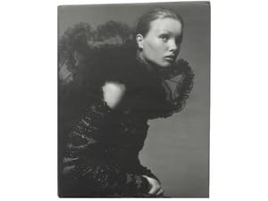 Amazon.co.jp: 洋書イヴ・サンローラン 40周年記念 写真集 本 作品 
