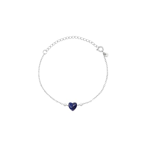 BRACCIALE CON CUORE: Il bracciale donna Candy è realizzato con una sottilissima catenina in acciaio arricchita da un lapislazzulo intagliato a forma di cuore. Lunghezza totale 21 cm