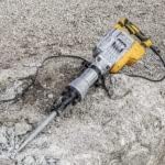 JCB 1700W Demolition Hammer Breaker in Case, Anti-Vibration & Multi-Position Side Handle, 1900bpm, 30mm Hex Chuck, Powerful 75j of Impact Force, 3 Year Warranty