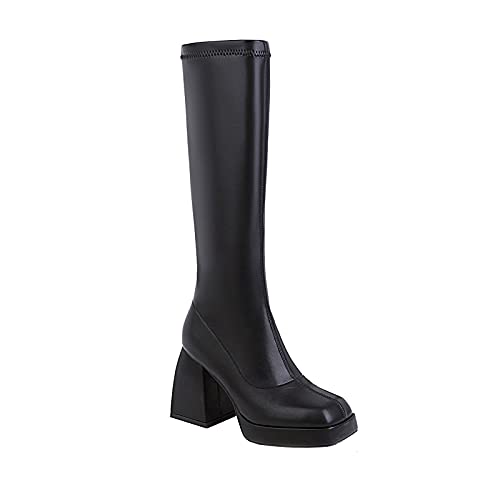 Chaussures au dessus du genou pour un mariage hivernal chic