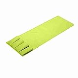 Tels que les tablettes, les téléphones portables, les télécommandes, les magazines et les livres, les écouteurs, les stylos, les lunettes.