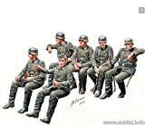 Master Box 35137 German Infantry on The March, WW II era 6 Figures 1/35