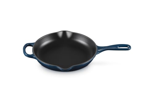 LE CREUSET Signature Emaillierte Gusseisen-Pfanne mit zusätzlichem Griff und zwei Ausgießern, 23 cm, Nuit – Ansicht 1