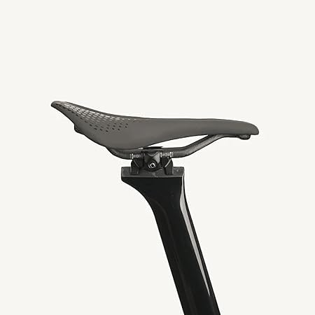 Amazon | 超軽量カーボンサドル 幅：140mm ブラック | ノーブランド品