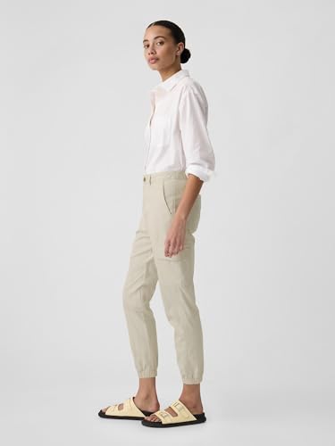GAP Women's Girlfriend Cargo Jogger3