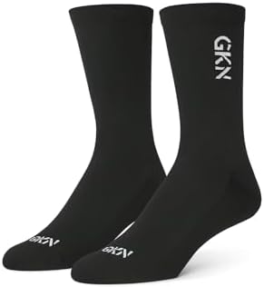 Meia Esportiva Cano Médio Preta – 80% Nylon, Respirável, Elástica e Firme (Baixo Atrito) – Detalhe Refletivo – Para Academia, Maratonas, Ultramaratonas, Triathlon e Trail – Unissex 35–40/40–46