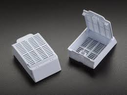 E-Medi Tissue Embedding Cassettes in Plastic (Pack of 120) With Extra 5 Cassettes.-image-3