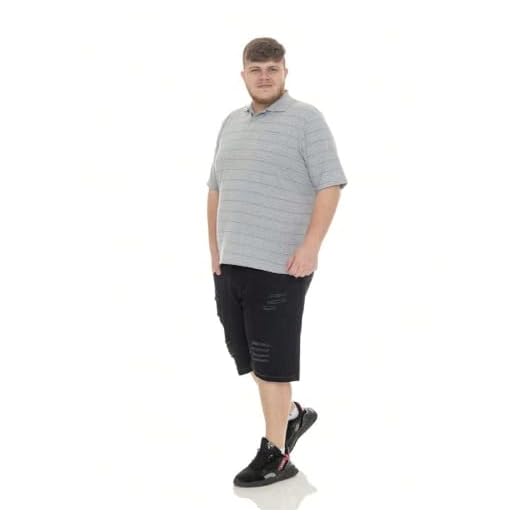 1 KIT Masculino Plus Size 02 Peças- Camisa Polo Listrada Cinza e Bermuda Jeans Preto com Rasgo com Barra Virada Tamanho: