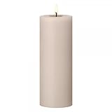 UN ACCESSOIRE DÉCO INDISPENSABLE : Illuminez votre espace avec la beauté de nos bougies LED, parfaites pour toutes les occasions. Cet accessoire ultra tendance est parfait pour illuminer vos soirées au bord du feu, décorer vos tables de fêtes ou tout simplement finir votre décoration unique.