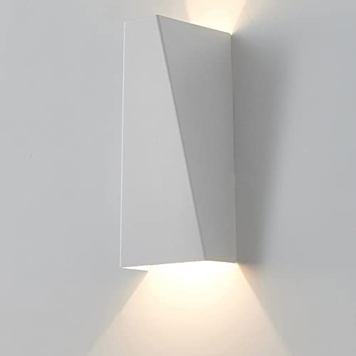 Applique extérieure LED moderne en métal pour illuminer vos soirées de terrasse
