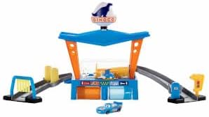 Pixar and Disney Cars Color Change Dinoco Car Wash Playset with Pitty and Lightning McQueen Vehicle, Interactive Water Play Toy for Kids Age 4 Years and Older - GTK91