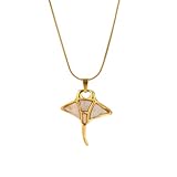 NHTISGRUE Collar de mantarraya de tres colores con temática oceánica, cadena de clavícula colgante de rayo de diseño único, accesorio versátil para el cuello en tono plateado