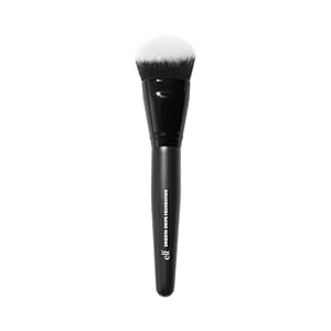 e.l.f. Smooth Swipe Foundation Brush, Face Makeup Brush For A Natural-Looking Finish, For Liquid & Cream Formulas, Vegan & Cruelty-Free