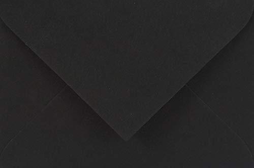 DATI TECHNICI – 100 buste formato C7(85x120mm), lembo a punta, gommato, grammatura 115g; carta naturale opaca non patinata, certificata FSC e realizzata con pura cellulosa ECF. Il colore del prodotto offerto può variare dalla visualizzazione del colore del vostro monitor.
