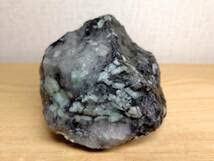 Amazon.co.jp: ◇ミント黒◇ 413g 翡翠 ヒスイ 翡翠原石 原石 鑑賞石