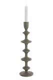 Este hermoso candelabro destaca por su gran forma y es adecuado tanto para el día a día como para la fiesta.