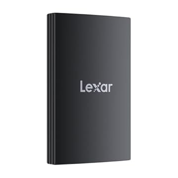 Lexar ARMOR 700 SSD Portatile 4TB, 2000 MB/s in Lettura e Scrittura USB 3.2 Gen 2x2, SSD Esterno IP66 Resistenza all'Acqua e Polvere, Compatibile con Mac, iPhone 15 Pro, Camera(LAR700X004T-RNBNG)
