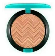 M.A.C. PATRICK STARR FACE POWDER - HOT AND HEAVY