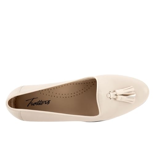 Image of Trotters Women's Liz Tassel Loafer Flat