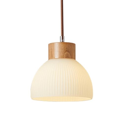 Lámpara de techo japonesa de madera para iluminar el comedor y crear un ambiente zen junto a la cama
