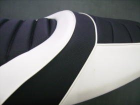 シグナスX 2型 ローダウン シート ローダウンスポルティブシート【2型シグナスX】 - バイクカスタム