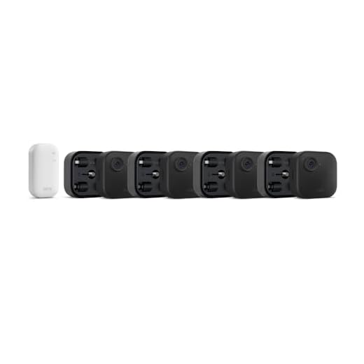 Nueva Blink Outdoor 4 + pack de extensión de batería: cámara de seguridad inteligente HD sin cables, 4 años de autonomía, detección de movimiento, compatible con Alexa (sistema de 4 cámaras) | IP65