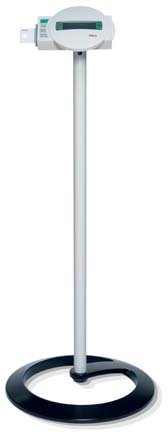 seca 472 Tripod with remote display attached