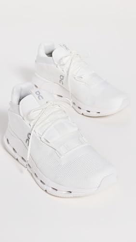 Image of On Women's Cloudnova Sneakers