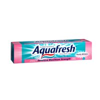Aquafresh Maximum Strength Sensitive + Gentle Whitening Toothpaste, Smooth Mint 5.6 oz (Pack of 5)