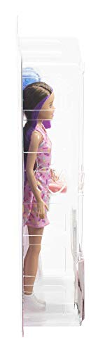 Barbie Skipper Muñeca canguro con vestido y bebé, con trona de niño de juguete y accesorios de cumpleaños (Mattel GRP40)