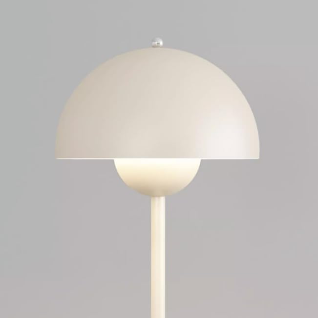 Lámpara de pie WouND junto al sofá para crear atmósfera acogedora 3