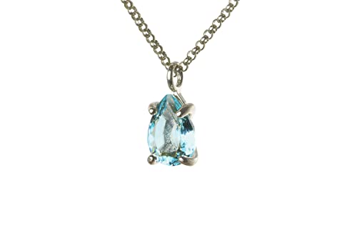 Collier de Topaze Bleue Radieuse pour éviter les bijoux ternes et sublimer vos décolletés