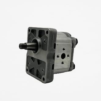 Bomba Hidráulica 6,75 L/min (4,5 cc/rev), 250 bar, Eje Cónico 1:8, Puertos Brida en Cruz, Montaje Europeo marca Hydrosila. Para Tractor, Prensa Hidráulica y Grupo Hidraulico