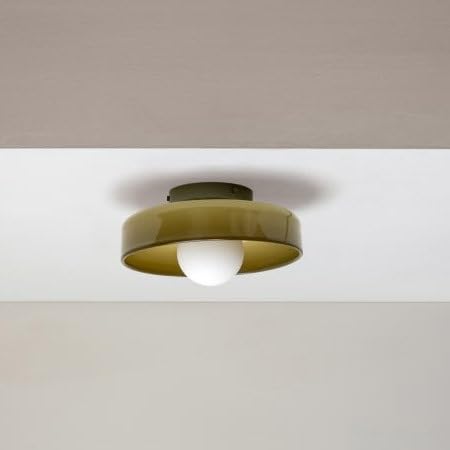 Plafonnier vitrail rond vert D350mm pour illuminer une entrée chaleureuse style nordique moderne