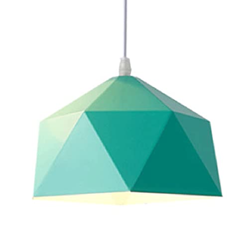 Luminaire de plafond élégant noir au-dessus de la table à manger du restaurant